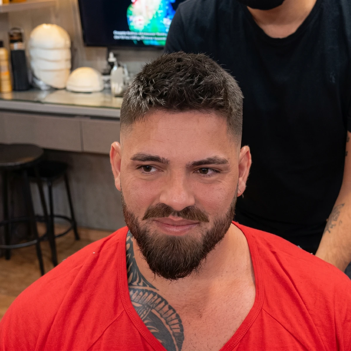 Depois da prótese capilar masculina — resultado natural e indistinguível
