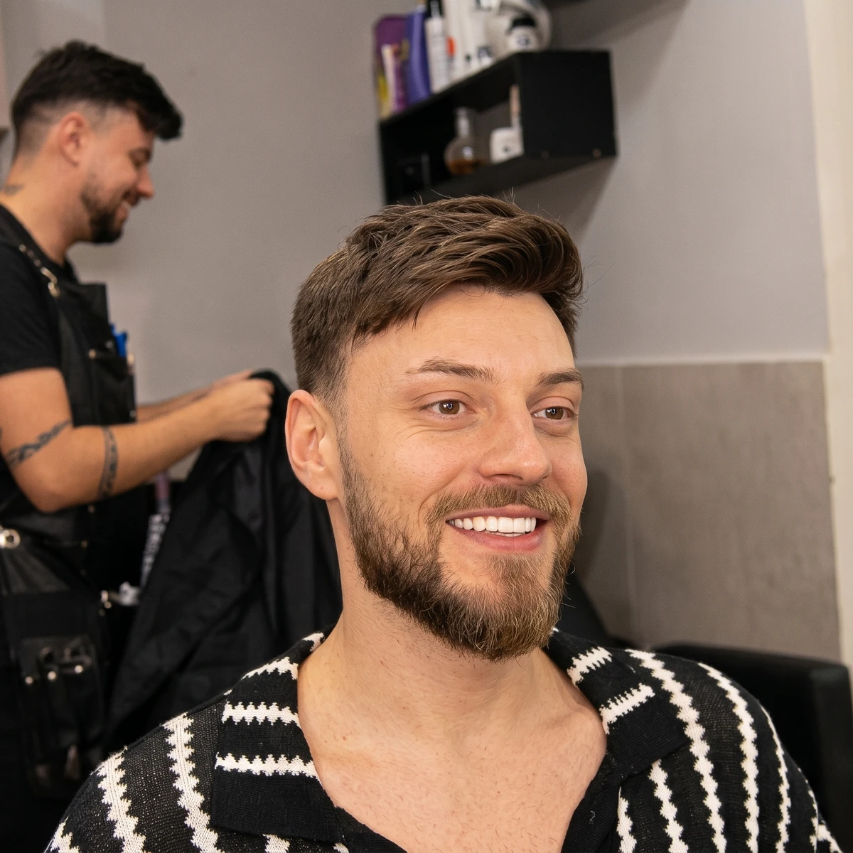 Depois da prótese capilar masculina — densidade restaurada